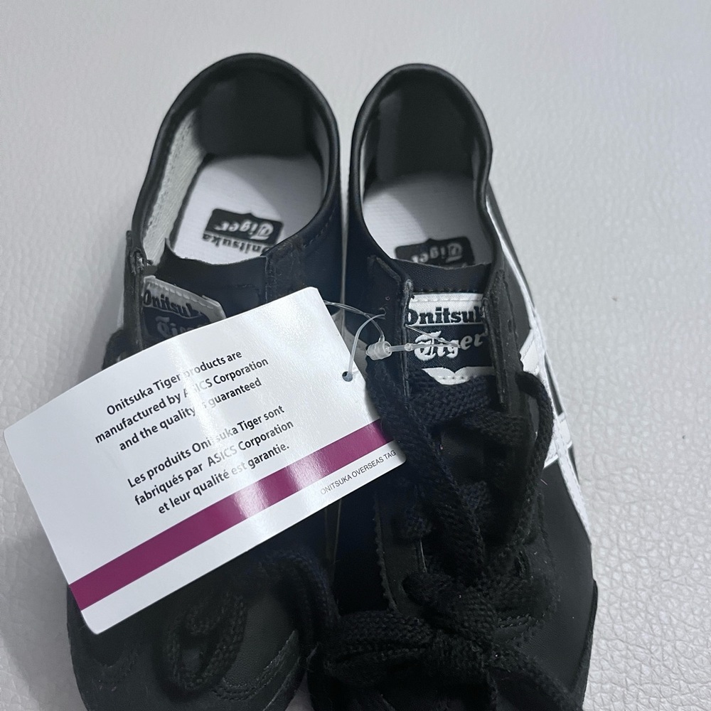 NWT - ASICS Onitsuka Tiger Mexico 66 Kids’ Sneakers - Size 12, 1 - Picture 3 of 9